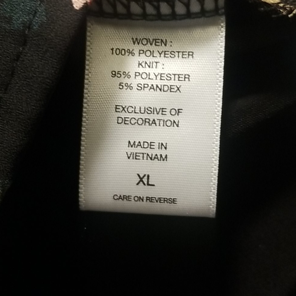 New York and Company Rose printed blouse - Picture 8 of 8